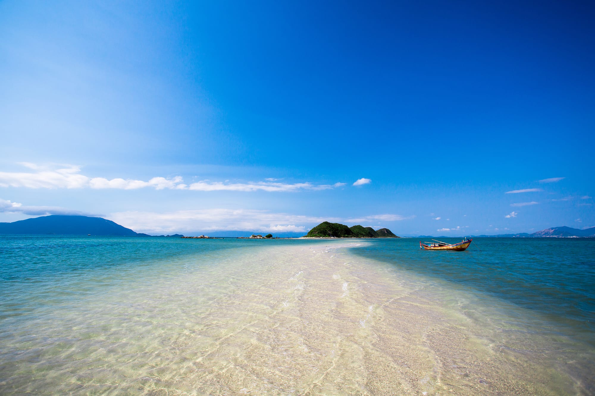 The coastline go into island, Nha Trang, Vietnam